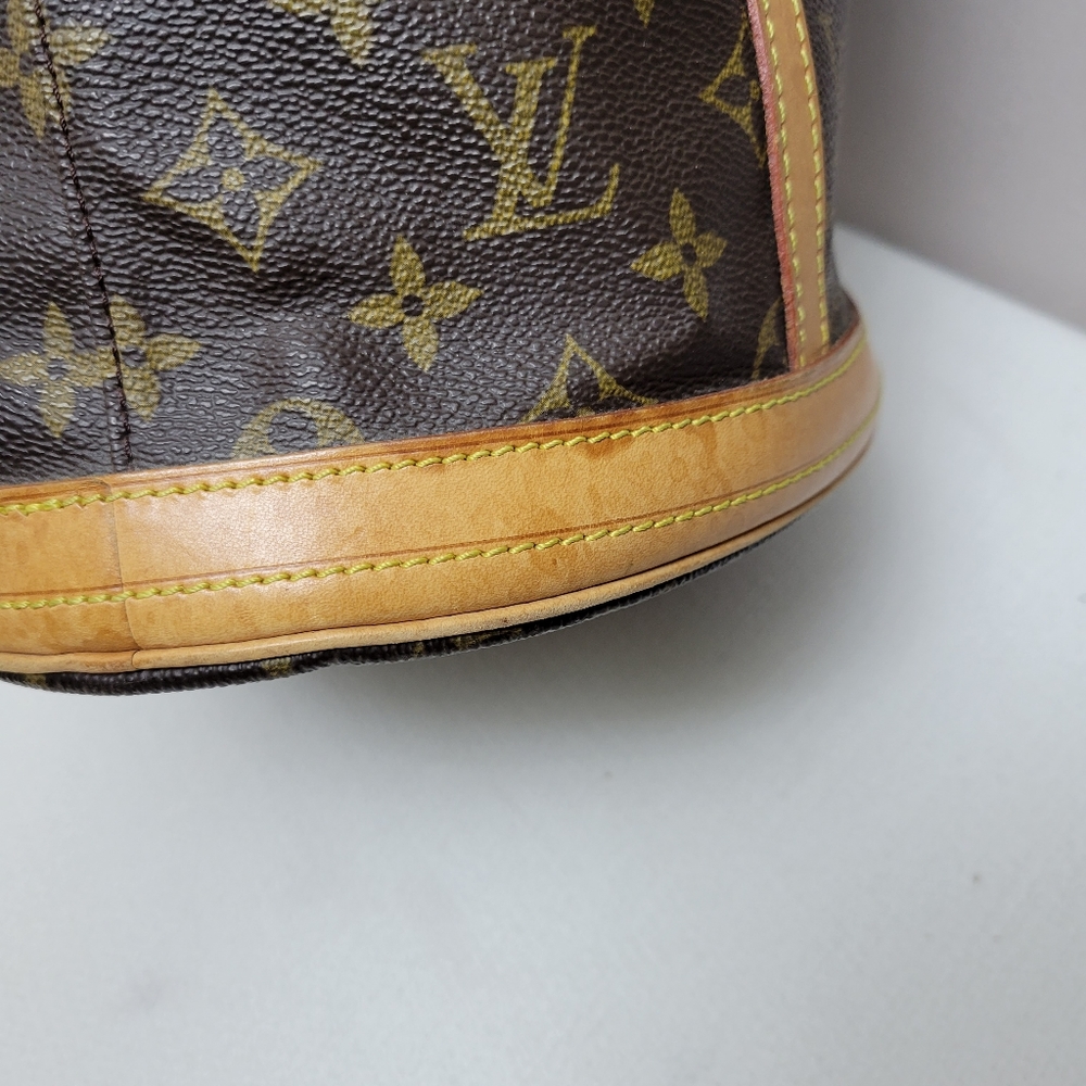 Authentic Louis Vuitton large monogram bucket bag - Picture 5 of 16